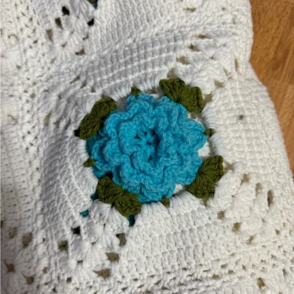 Vintage Crochet Afghan Blanket 3D Rose Throw Handmade Granny Square Fringed
